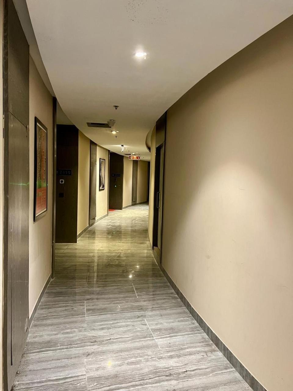 Apartment The Brown Stone - 22nd Floor Supernova Noida